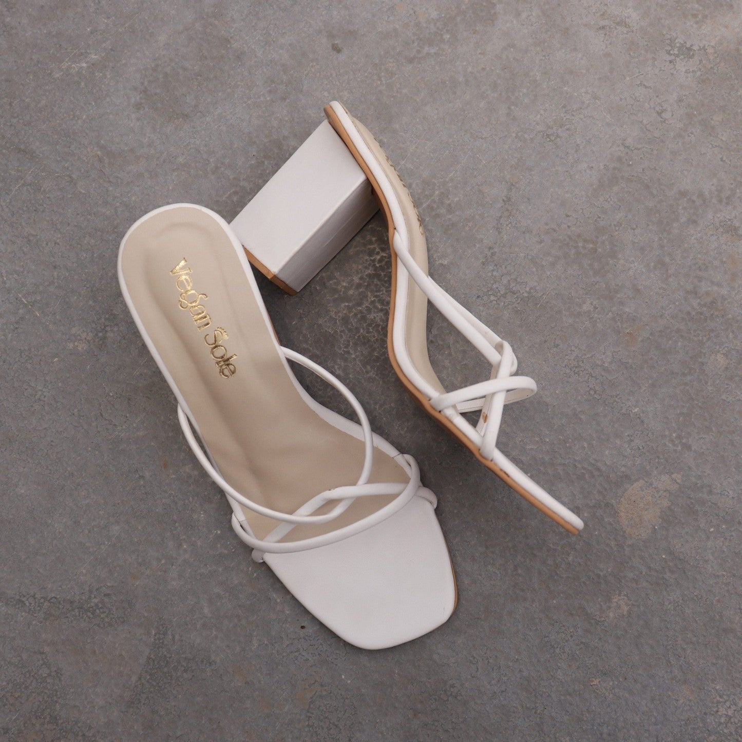 TRIANGLE HEELS
