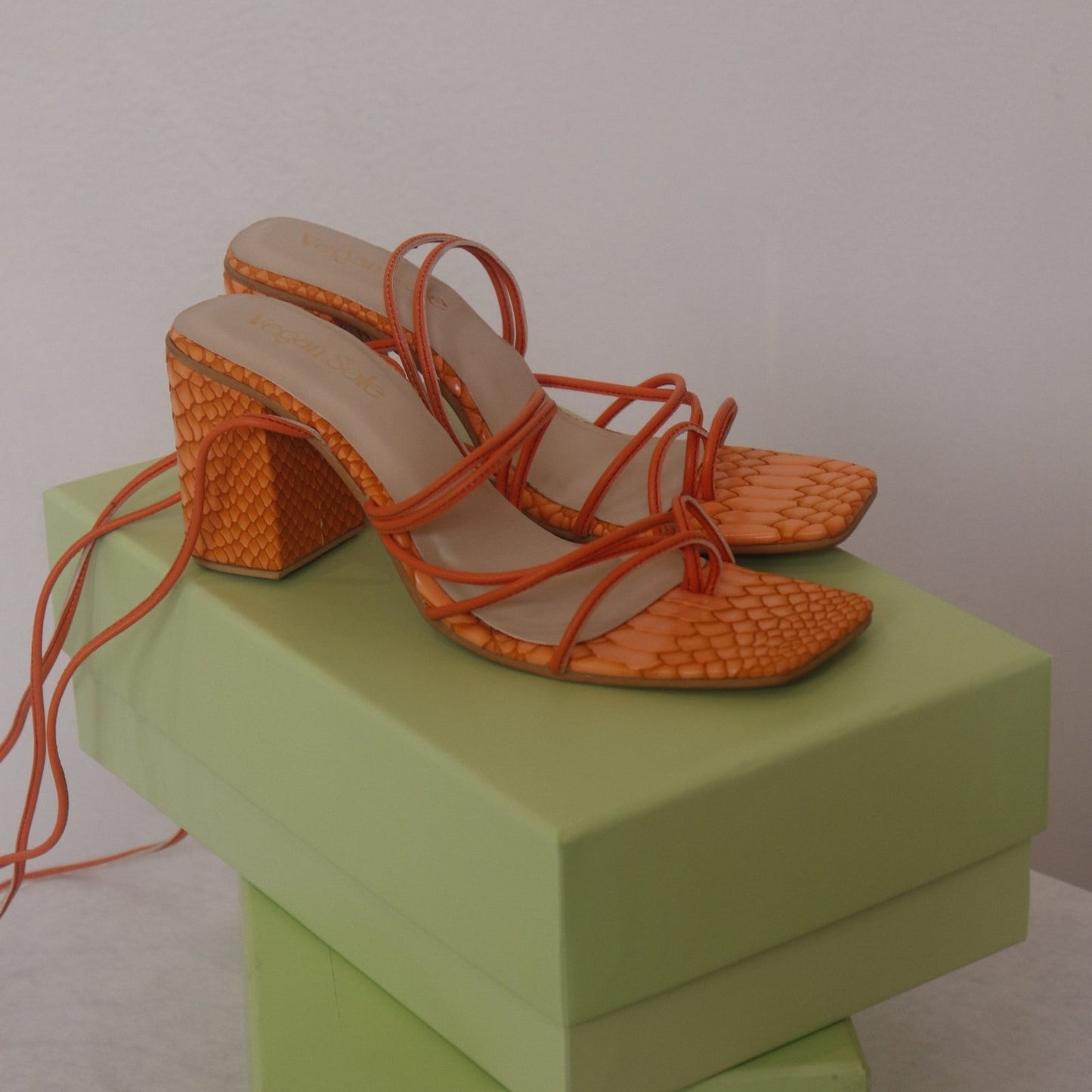 RECTANGLE HEEL