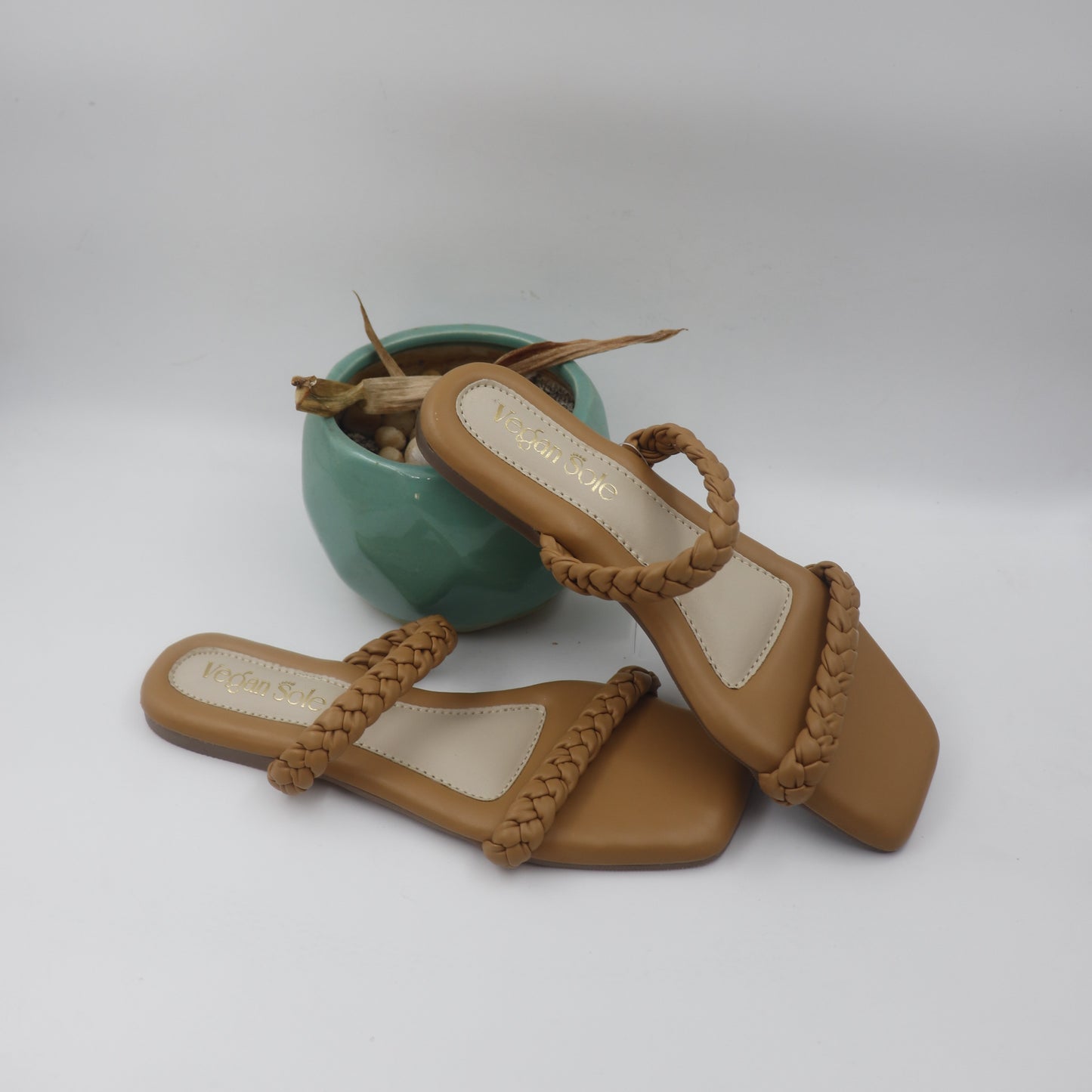 BRAIDED FLATS