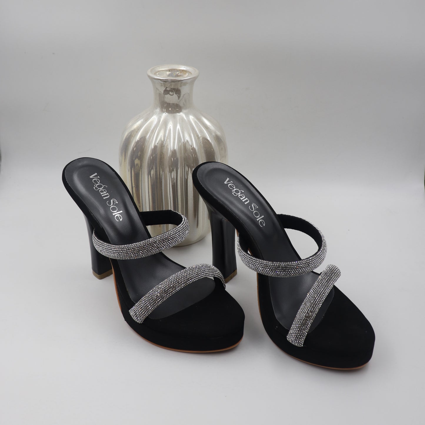 DIAMOND HEEL