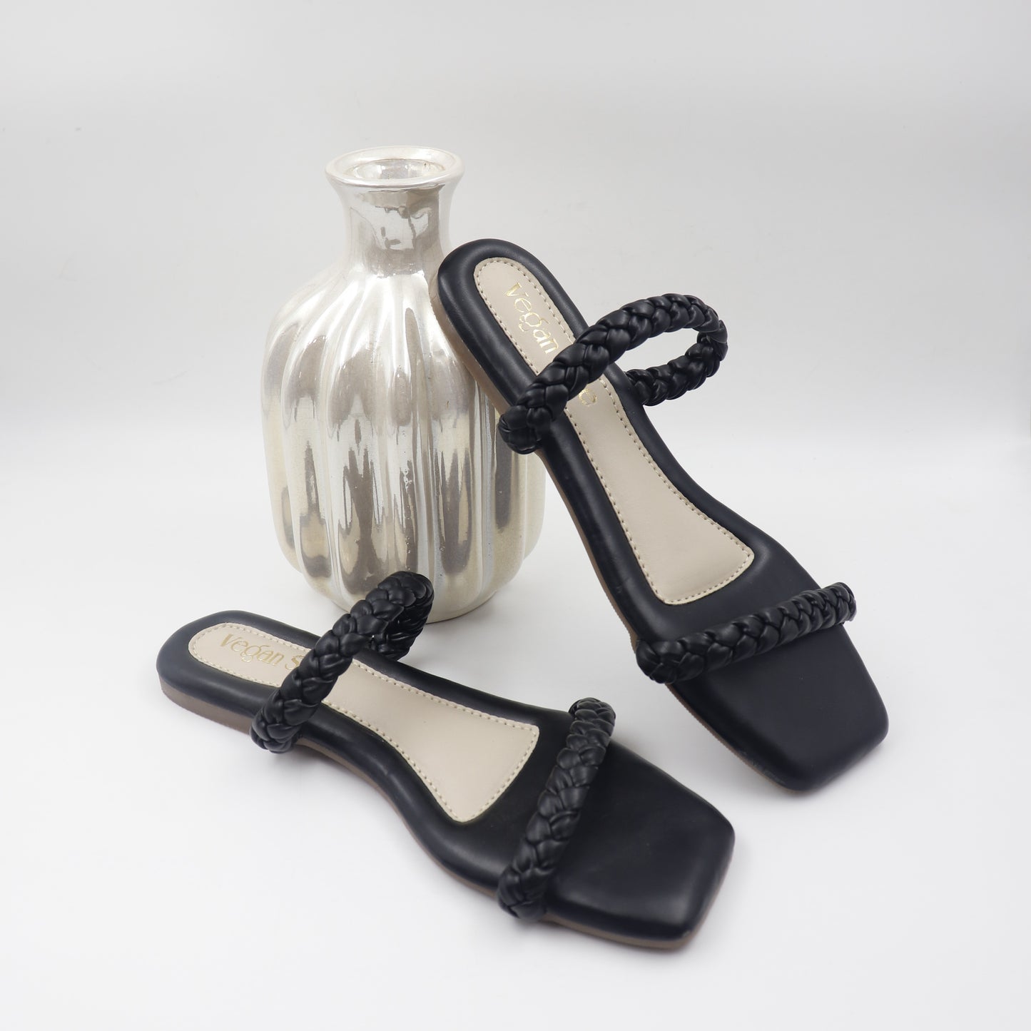 BRAIDED FLATS