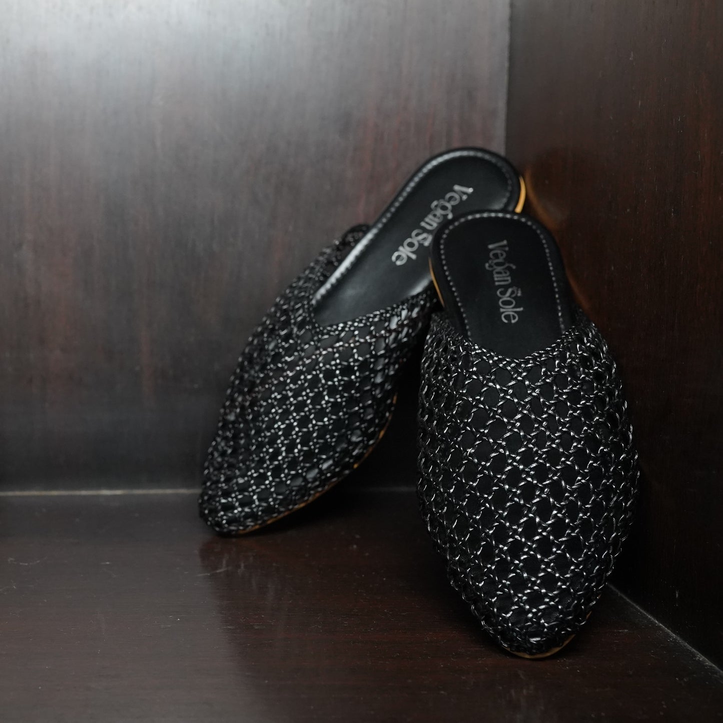 WEAVE FLATS