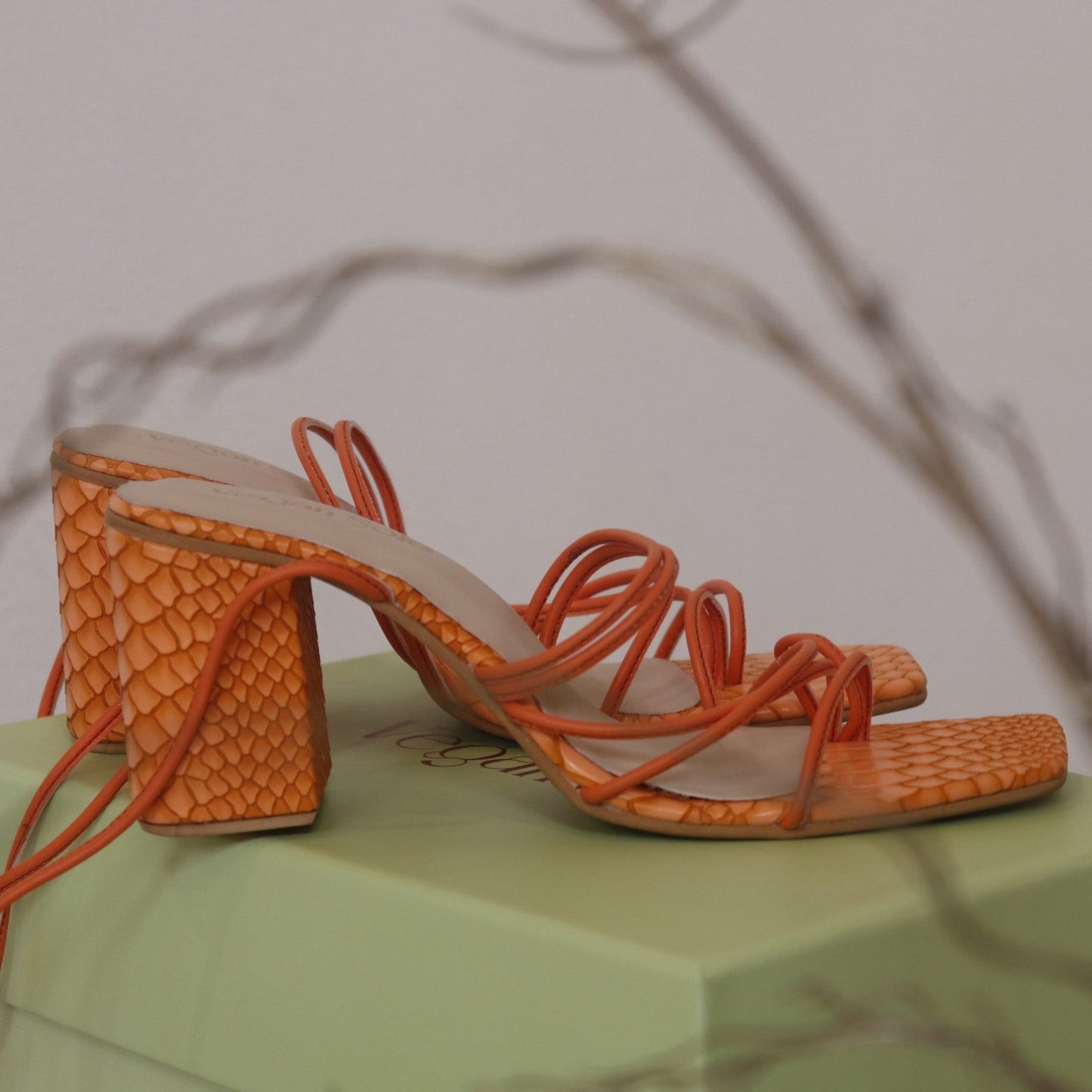 RECTANGLE HEEL