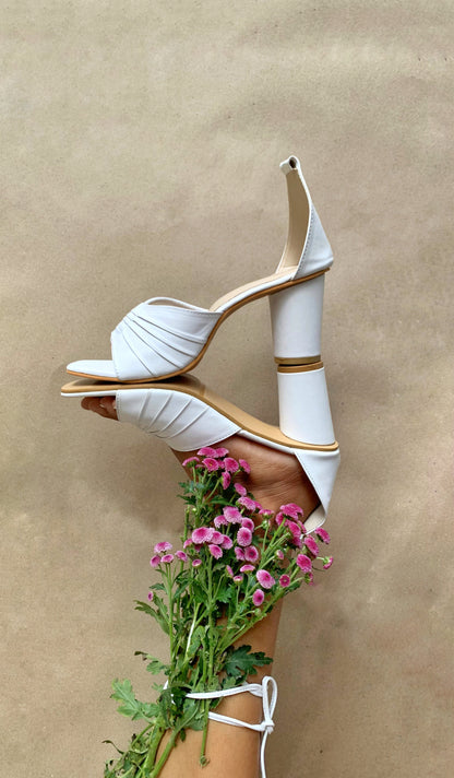 Round Tie-Up Heels