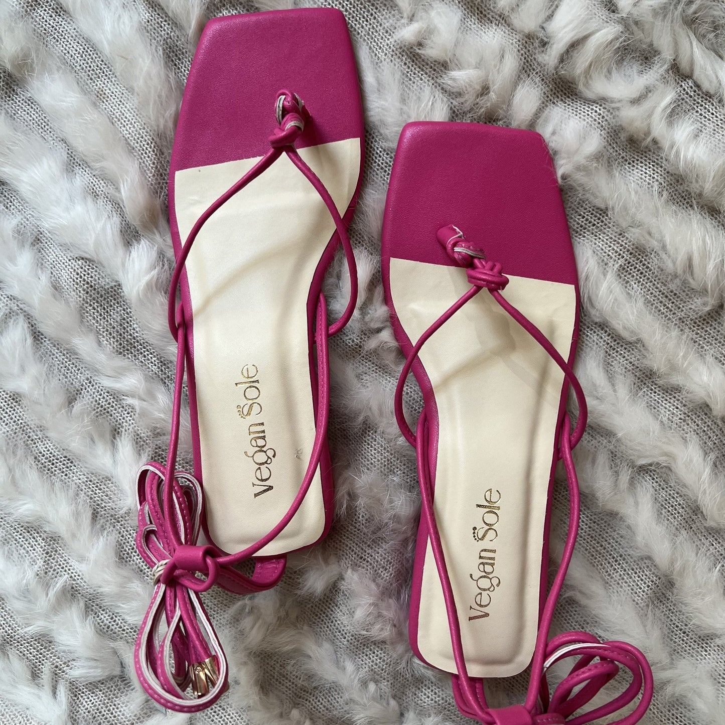 VELVET FLATS
