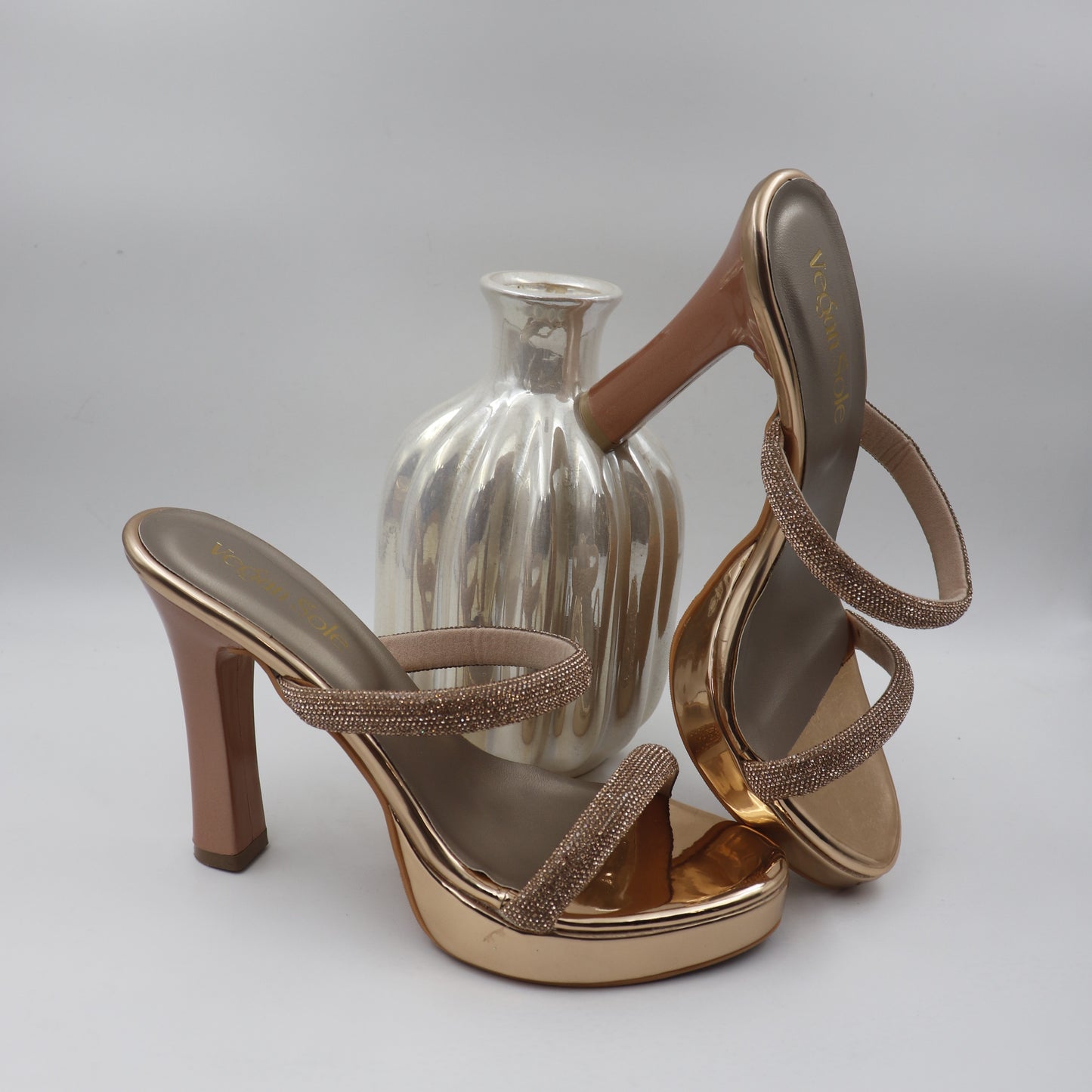 DIAMOND HEEL