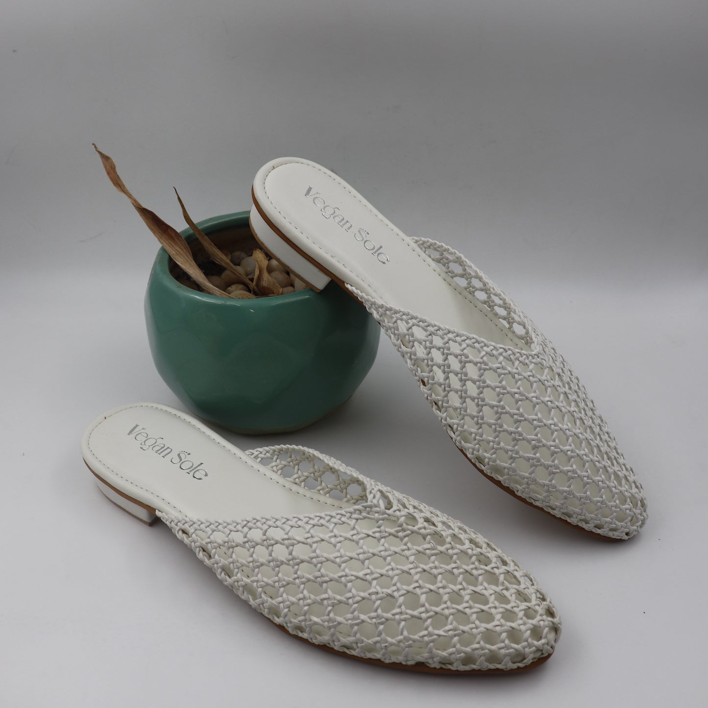 WEAVE FLATS