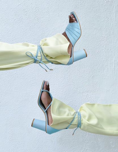 Round Tie-Up Heels